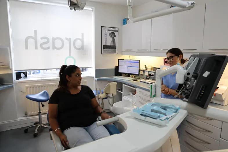 7 Early Warning Signs You Should Book A Dental Hygienist Appointment Immediately - Peter Brash Dental Care